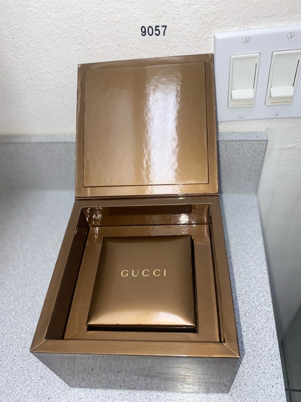 Gucci Brown and Gold Box Bundle EUC - 9057 - Picture 3 of 14